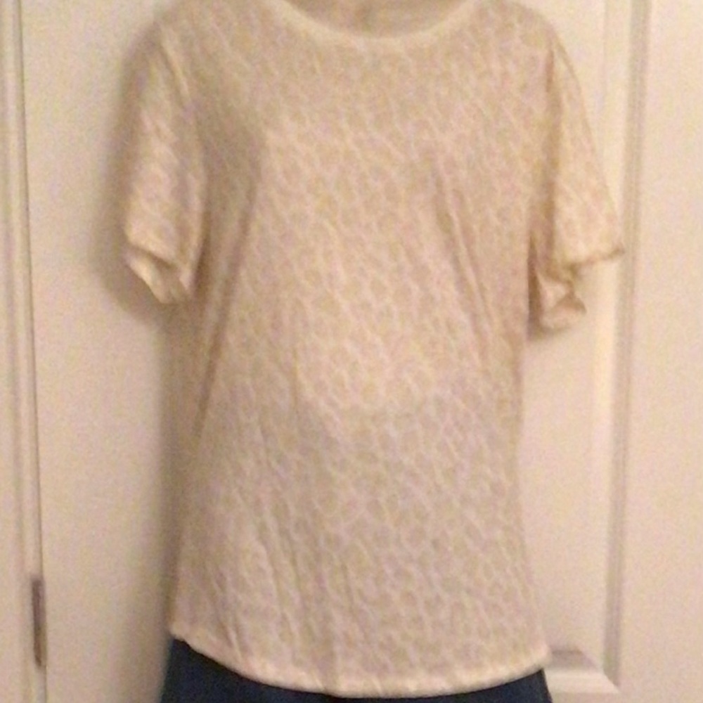 Multi-piece outfit with sneakers
